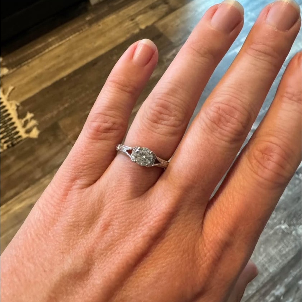 Elegant Diamond Engagement Ring